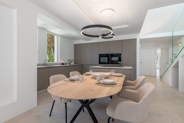 Hochwertig modernisiertes Penthouse in exklusiver Anlage direkt am Meer Bild 4