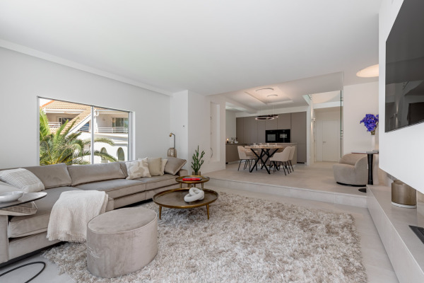 Hochwertig modernisiertes Penthouse in exklusiver Anlage direkt am Meer Bild 5