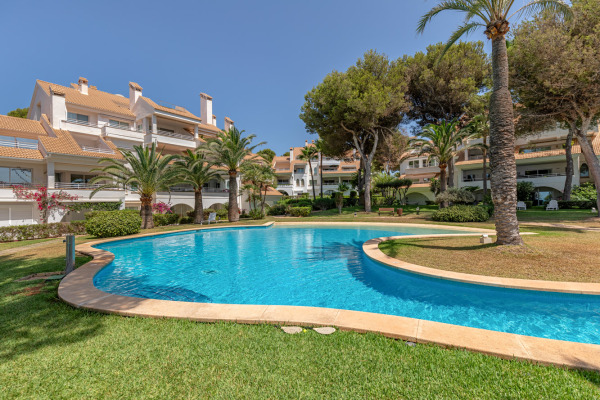 Hochwertig modernisiertes Penthouse in exklusiver Anlage direkt am Meer Bild 12