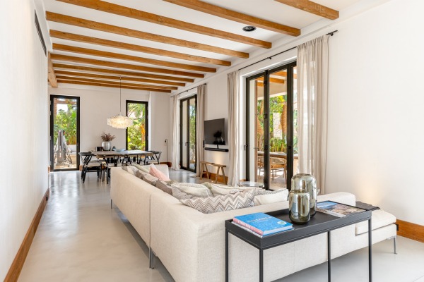 Luxusvilla mit zeitloser Architektur & modernster Ausstattung Bild 7