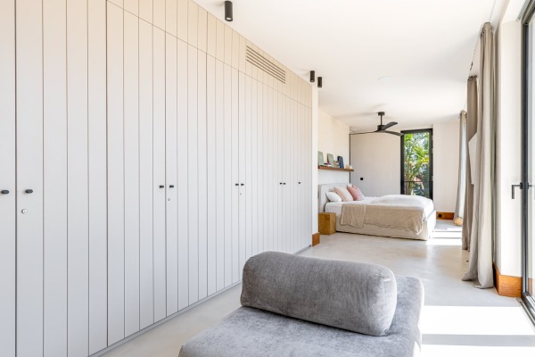 Luxusvilla mit zeitloser Architektur & modernster Ausstattung Bild 11