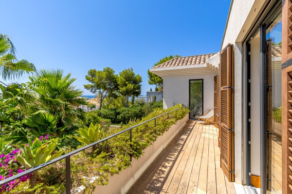 Luxusvilla mit zeitloser Architektur & modernster Ausstattung Bild 12