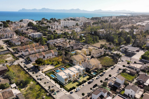 Umweltfreundliches Neubau-Reihenhaus in Strandnähe in Port Alcudia Bild 2