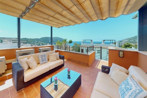 Mediterranes Reihenhaus mit herrlichem Blick auf das Meer von der Dachterrasse Bild 3