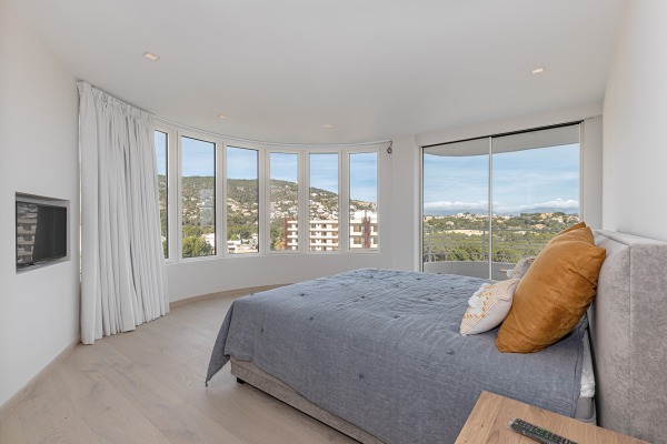 Komplett renoviertes Penthouse mit Weit-Meerblick Bild 7