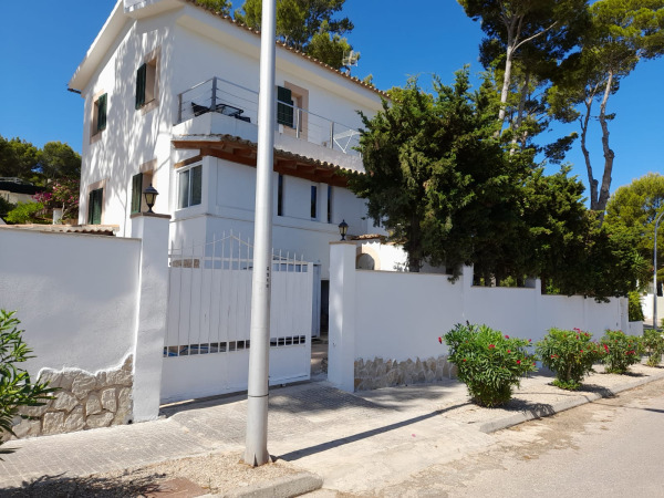 Mediterrane Villa mit viel Potenzial in zentraler Lage von Santa Ponsa Bild 2