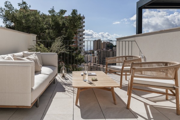 Neues Meerblick-Penthouse mit italienischem Flair und modernster Technik Bild 3