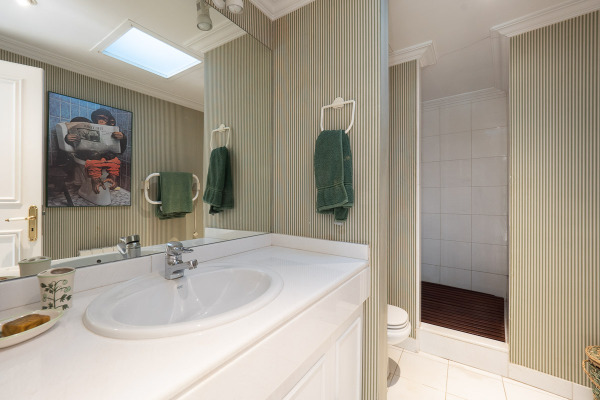 Historischer Stadtpalast aus dem 19. Jahrhundert in der Altstadt von Palma Bild 11