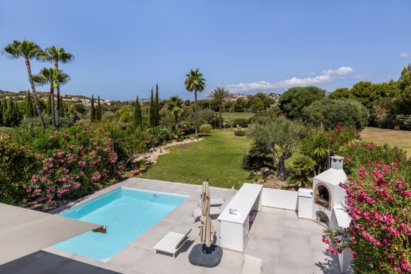 Mediterrane Villa mit privatem Pool direkt am Golfplatz in Santa Ponsa