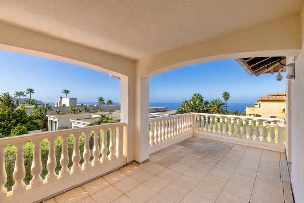 Mediterrane Villa mit Meerblick nahe des Golfplatzes Maioris