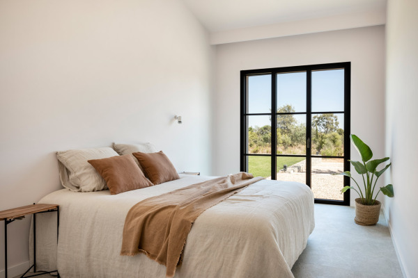 Exklusive Neubaufinca im modernen Design und mit Pool Bild 8