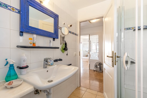 Mediterrane Villa mit Südwestausrichtung direkt am Meer in Cala Figuera Bild 10