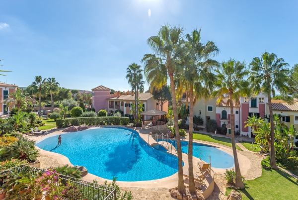 Mediterrane Garten-Wohnung mit Südterrasse im Golf Santa Ponsa