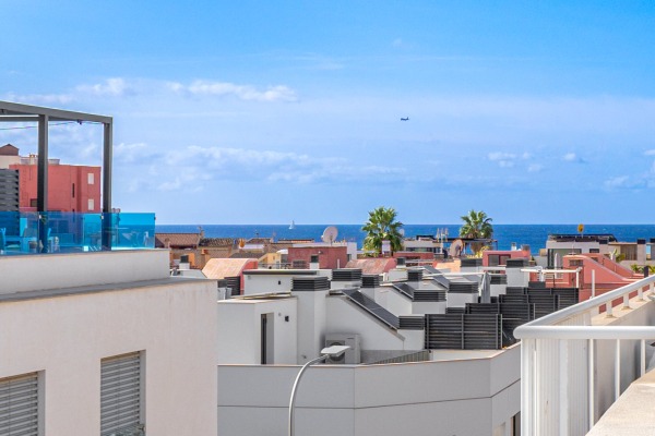 Modernes Neubauhaus mit Meerblick in bester Lage von Portixol Bild 2