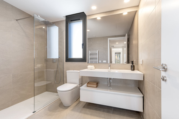 Neubau Doppelhaushälften mit privatem Pool und Teilmeerblick Bild 9