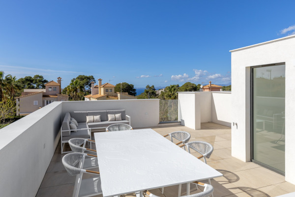 Neubau Doppelhaushälften mit privatem Pool und Teilmeerblick Bild 10