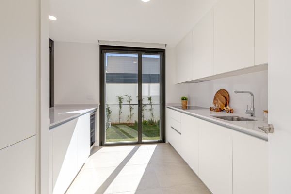 Neubau Doppelhaushälften mit privatem Pool und Teilmeerblick Bild 11