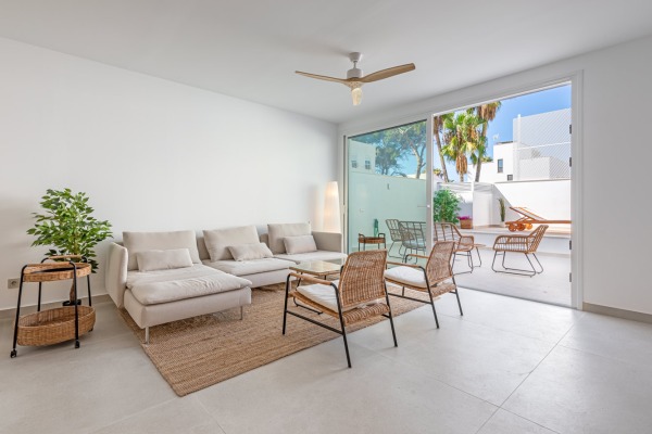 Neuwertiges Apartment mit privatem Pool zur Langzeitmiete Bild 3