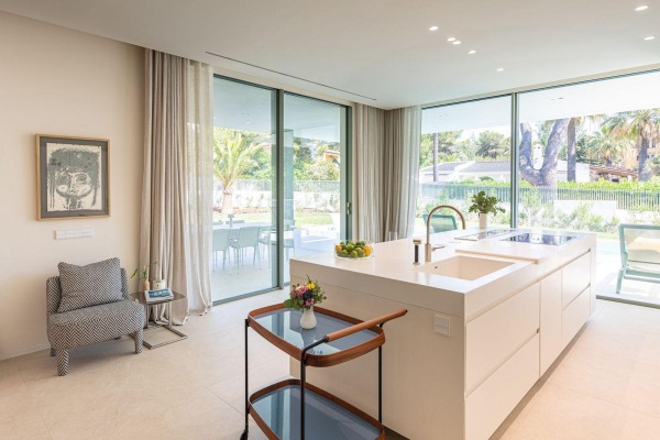 Moderne Luxus-Neubauvilla in begehrter Lage von Santa Ponsa im Südwesten Bild 9