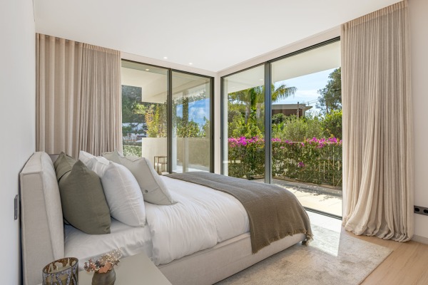 Moderne, außergewöhnliche Luxusvilla mit Meerblick in Portals Nous Bild 7