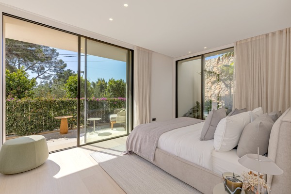 Moderne, außergewöhnliche Luxusvilla mit Meerblick in Portals Nous Bild 9