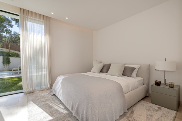 Moderne, außergewöhnliche Luxusvilla mit Meerblick in Portals Nous Bild 12