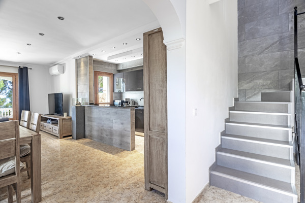 Doppelhaus mit zwei Wohneinheiten und gemeinsamem Pool in Cala Pi Bild 9