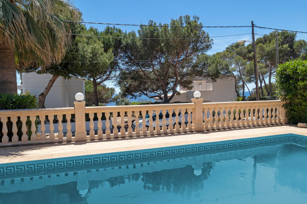 Doppelhaus mit zwei Wohneinheiten und gemeinsamem Pool in Cala Pi Bild 12