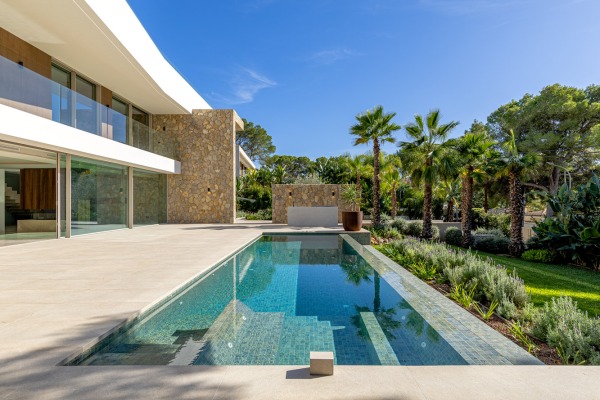 Neugebaute Luxusvilla in Santa Ponsa im Südwesten Mallorcas