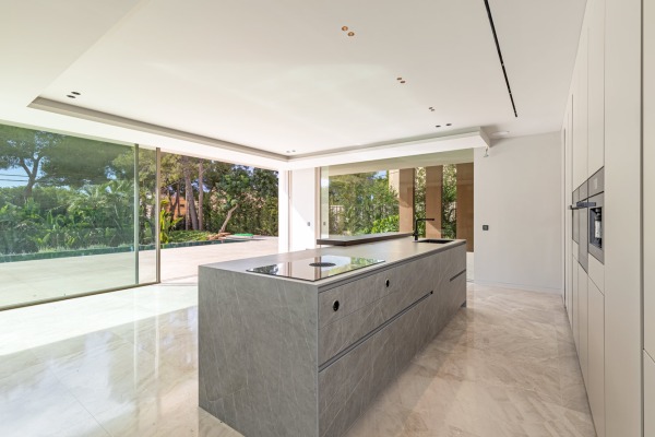 Neugebaute Luxusvilla in Santa Ponsa im Südwesten Mallorcas Bild 6