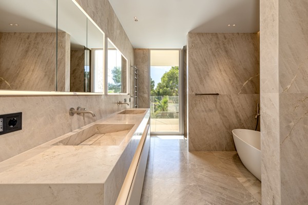 Neugebaute Luxusvilla in Santa Ponsa im Südwesten Mallorcas Bild 10