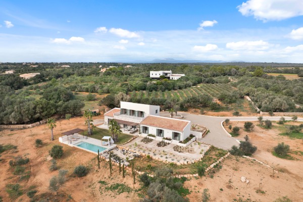 Exklusive Neubaufinca im modernen Stil in Ses Salines im Südosten Mallorcas Bild 2