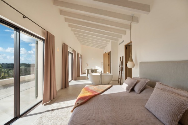 Exklusive Neubaufinca im modernen Stil in Ses Salines im Südosten Mallorcas Bild 11