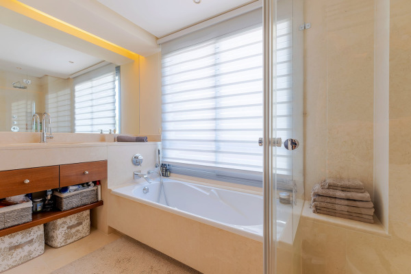 Exklusive Neubauvilla in traumhafter Lage von Costa d'en Blanes Bild 9