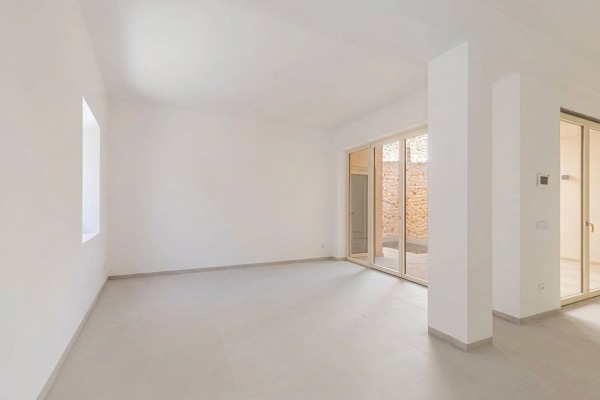 Hochwertig saniertes Stadthaus mit Pool im Zentrum von Santanyí Bild 2