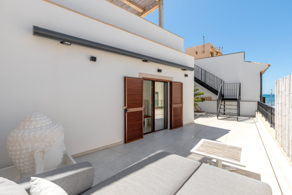 Modernes Stadthaus mit Pool und Garage in El Molinar Bild 7