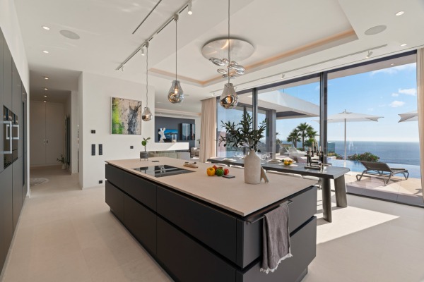 Luxuriöser Villen-Neubau mit unvergleichlichem Blick über Cala Llamp Bild 9