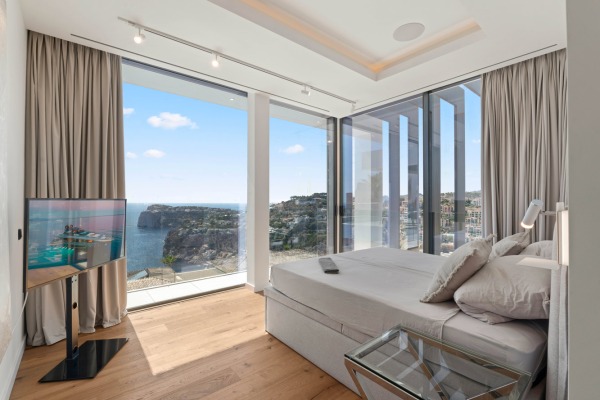 Luxuriöser Villen-Neubau mit unvergleichlichem Blick über Cala Llamp Bild 12