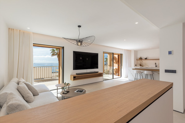 Modernes, komplett saniertes Apartment in erster Meereslinie von Portixol Bild 4