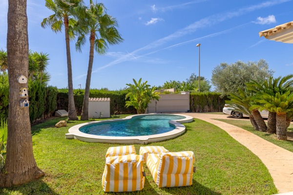 Hochwertig sanierte Villa in 2. Meereslinie von Sa Torre Bild 3