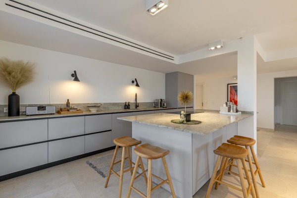 Hochwertig sanierte Villa in 2. Meereslinie von Sa Torre Bild 5