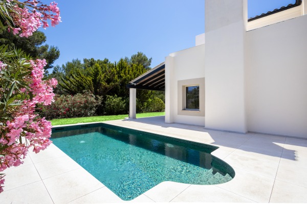 Modern sanierte Villa an den Golfplätzen von Santa Ponsa Bild 2