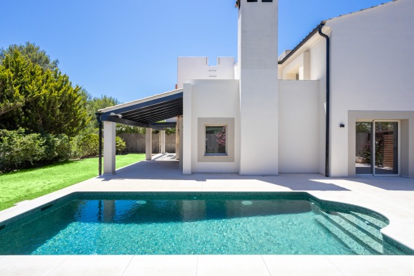 Modern sanierte Villa an den Golfplätzen von Santa Ponsa Bild 3