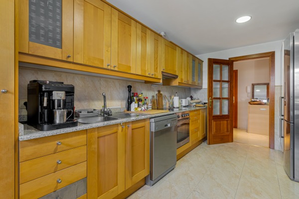 Helle Etagenwohnung mit Hafenblick in attraktiver Ecklage in Portixol Bild 6
