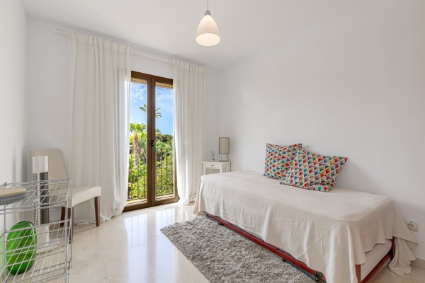 Helle Etagenwohnung mit Hafenblick in attraktiver Ecklage in Portixol Bild 12