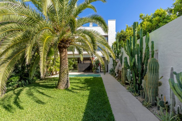 Exklusives Haus mit liebevoll angelegtem Garten und viel Privatsphäre Bild 4