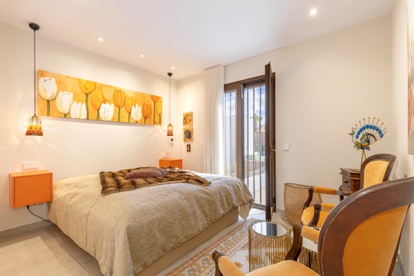 Exklusives Haus mit liebevoll angelegtem Garten und viel Privatsphäre Bild 11