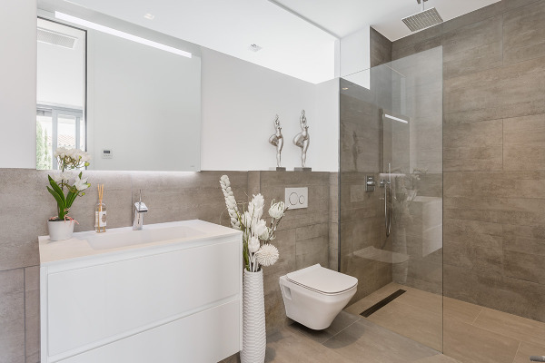 Außergewöhnliche Designer-Villa mit Meerblick in prominenter Wohnlage Bild 9