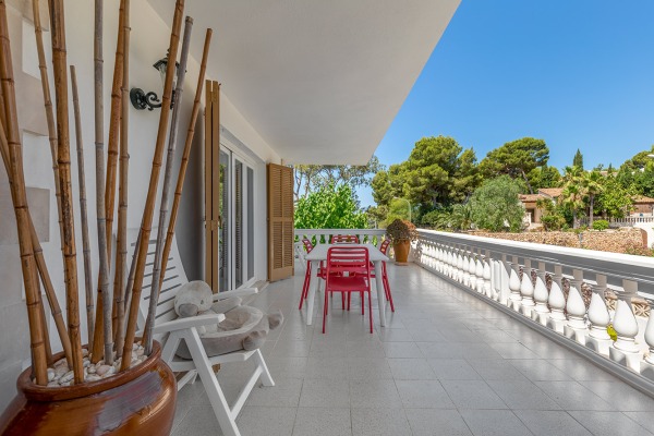 Villa im mediterranen Stil zum Renovieren Bild 5