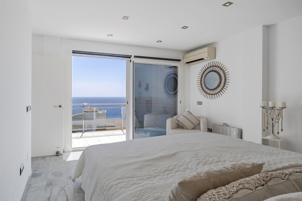 Modernes Penthouse mit herrlichem Blick auf das Meer in Cala Pi Bild 9